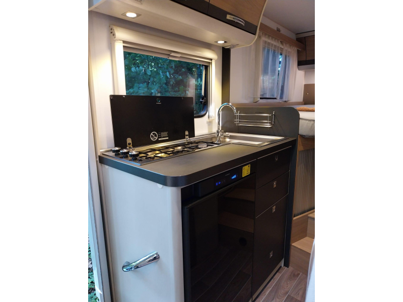 Adria Compact SL longitud 660 con solar! foto: 8