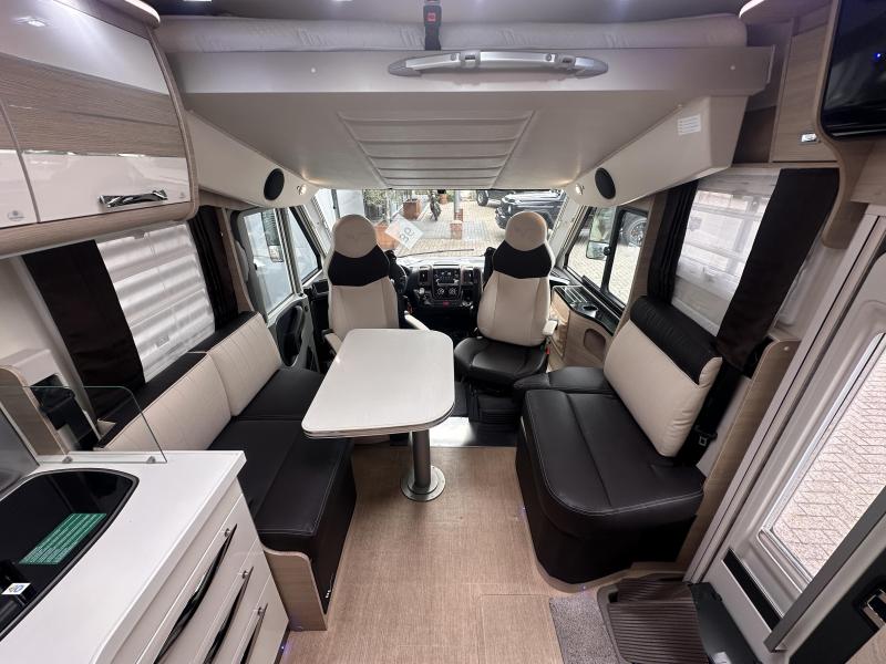 Mobilvetta K-Yacht 86 Lengtebedden Automaat TV  foto: 14