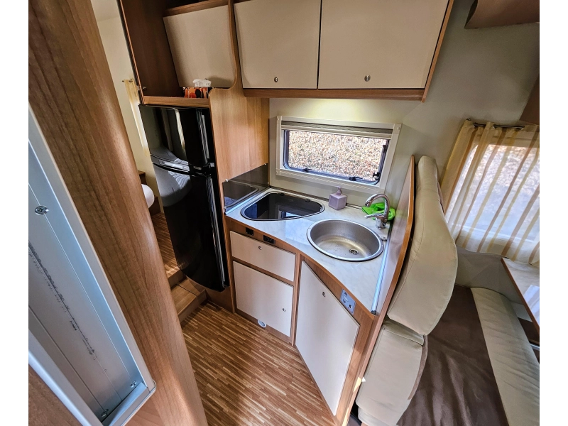 P.L.A. Camper Voyager Queensbed Hefbed  foto: 5