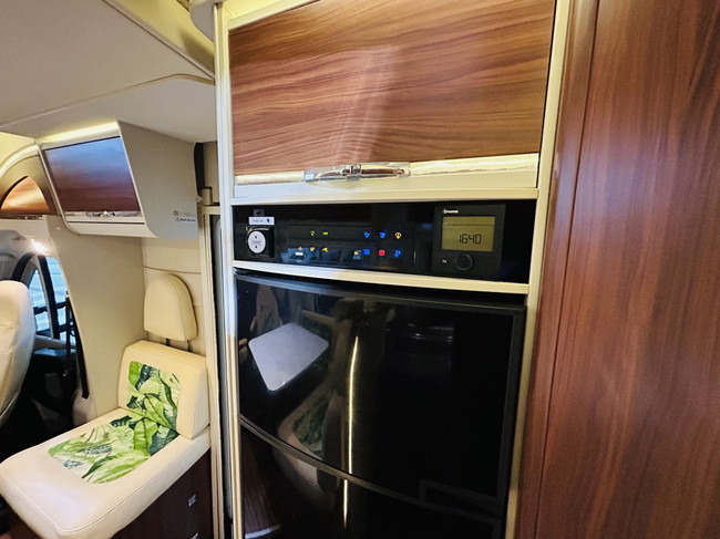 Adria MATRIX M 670SL PLUS Met enkele bedden en slechts 65.000 Km! foto: 20