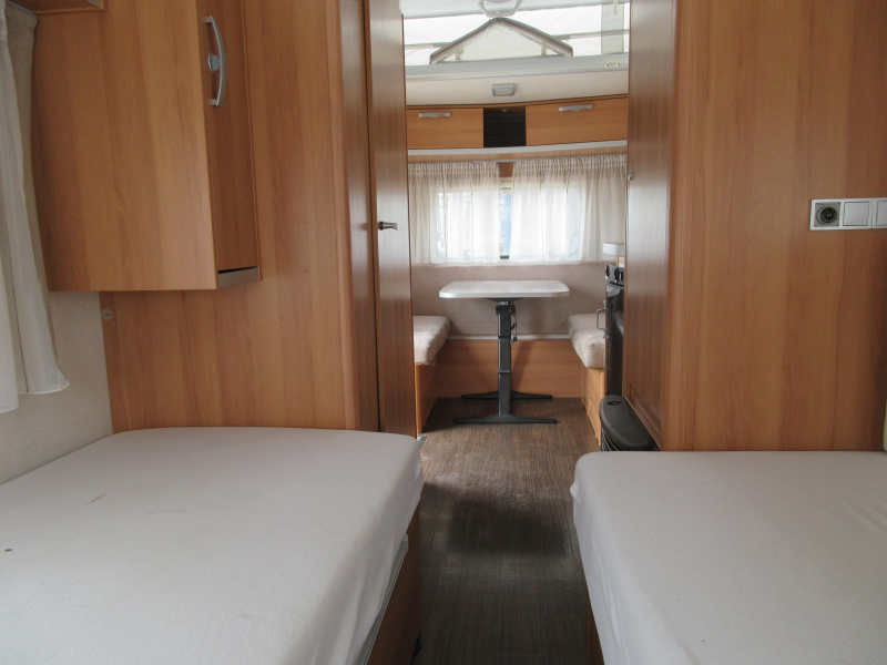 Eriba Feeling 470 CAMAS INDIVIDUALES Y MOVER foto: 3