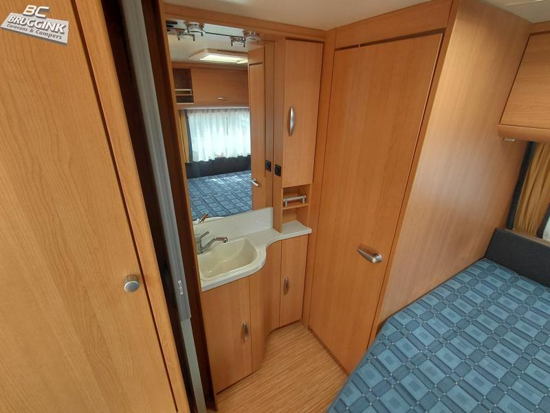 Knaus Sport 450 FS MOVER AIRCO AWNING photo: 11