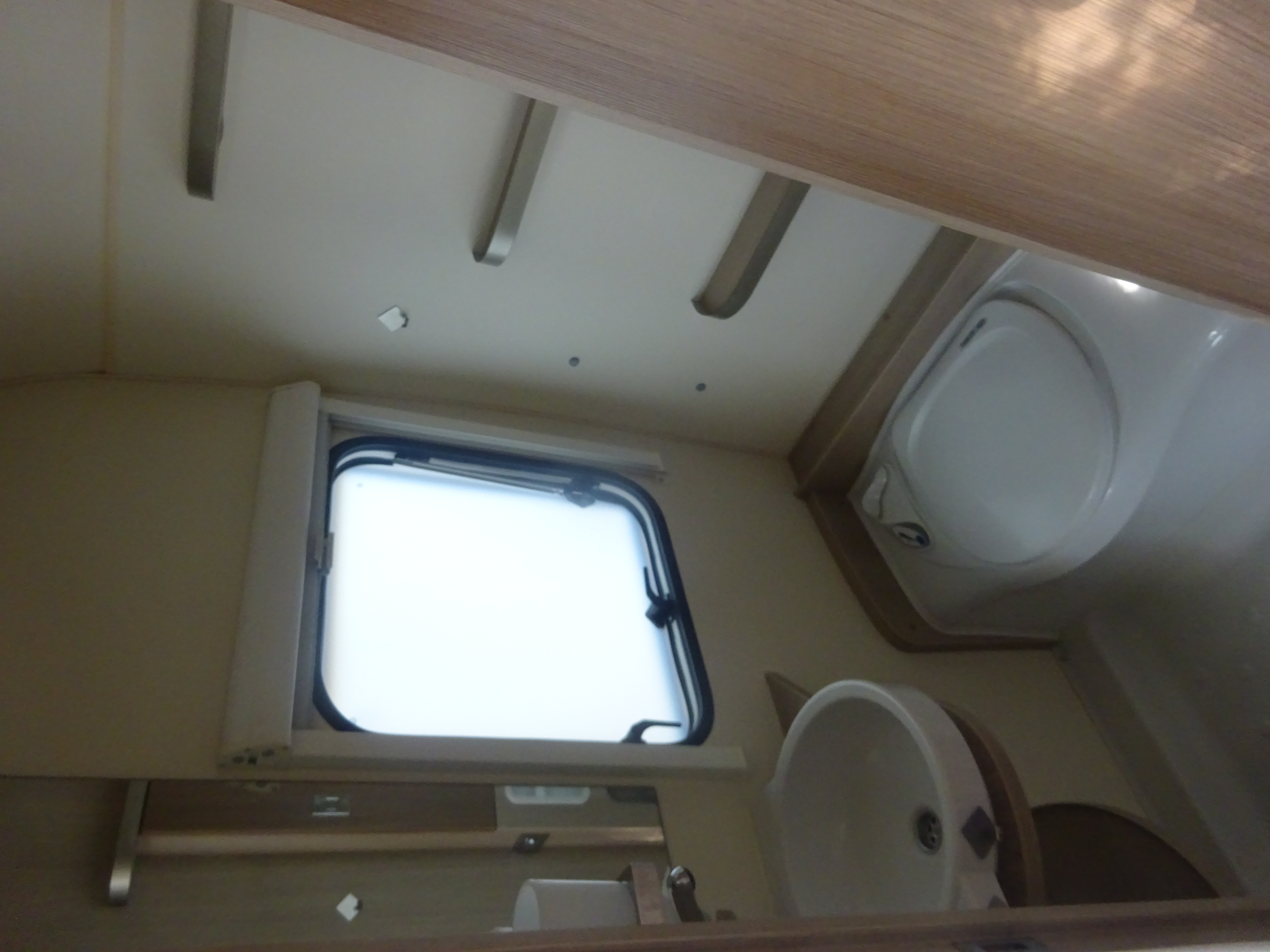 Bürstner Averso 395TS Vast Bed/Treinzit/Mover foto: 18