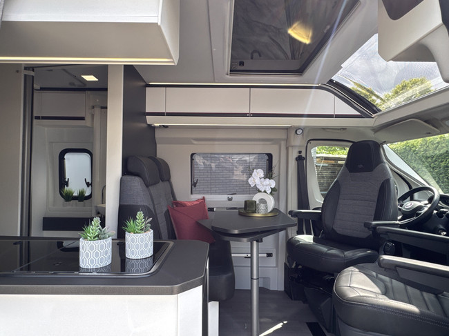Adria Twin Sports 640 SGX Supreme 180 pk AUTOMAAT 9-Traps Euro6 Fiat Ducato Maxi 4250 kg **Lengtebedden in hoogte verstelbaar/Hefdak m foto: 1