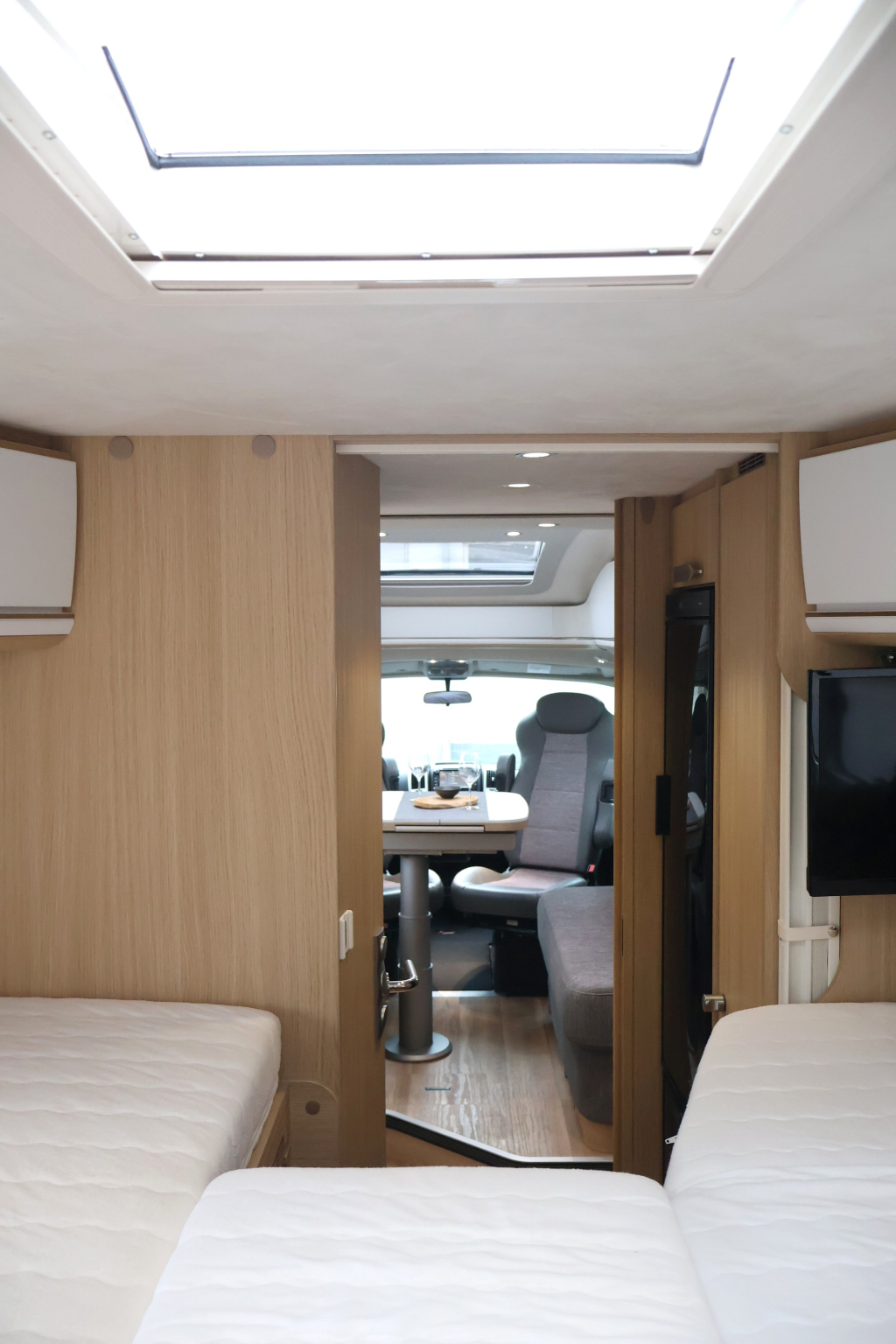 Niesmann + Bischoff Smove 7.4 E foto: 20