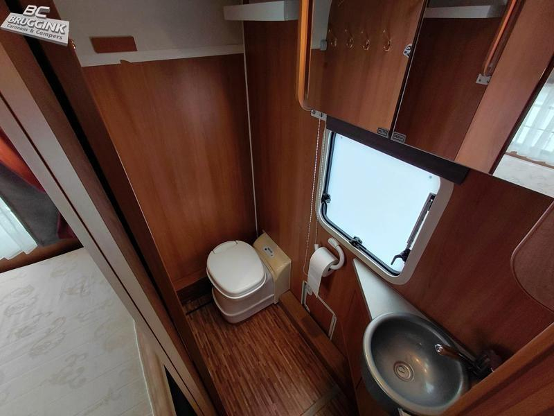 Dethleffs Advantage 6501 B - FRANS BED - B RIJBEWIJS  foto: 13
