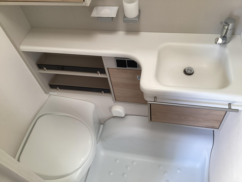 Dethleffs Nomad 530 DR Airco/awning photo: 10