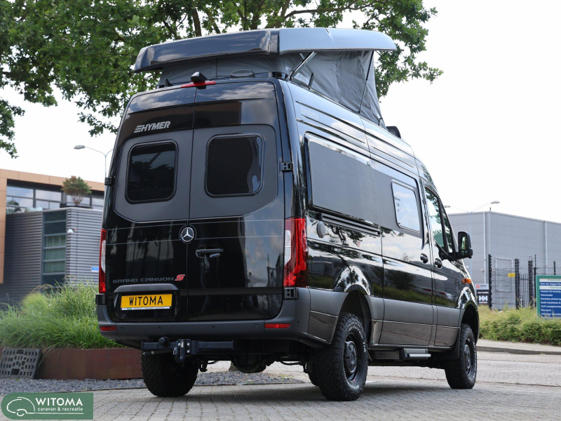 Hymer Grand Canyon S 600 4x4 Wie jarig = trakteert  foto: 8