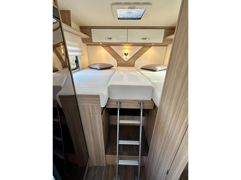 Bürstner Lyseo M Harmony Line 690 G | Mercedes | automaat  foto: 17