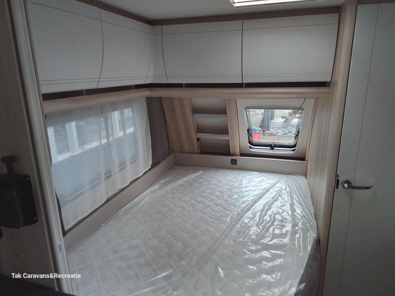 Hobby De Luxe 400 SFE kompakter Wohnwagen Foto: 5