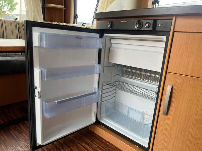 Hymer Sporting 465 | Mover enti&egrave;rement automatique | Auvent comme neuf | Sommier &agrave; lattes | Coin salon convertible | Auvent | Lit fran&ccedil;ais | Porte-v&eacute;los photo : 12