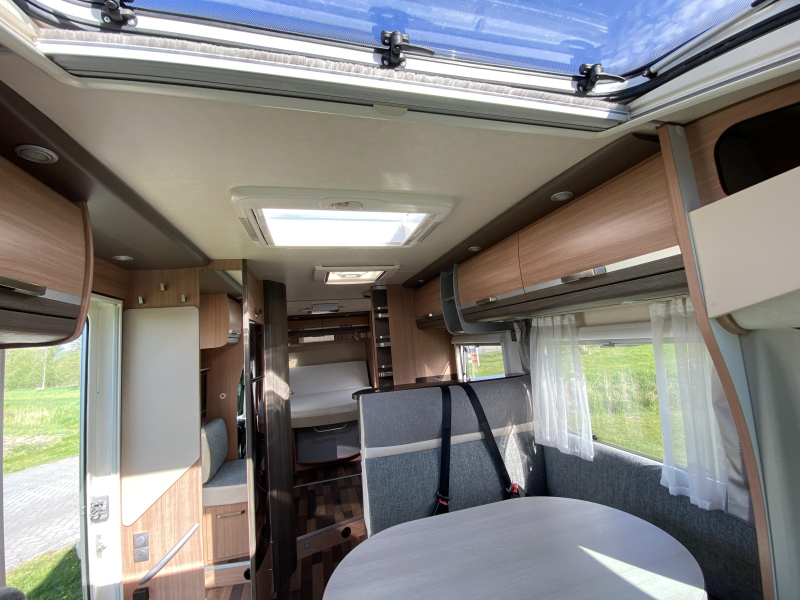 Knaus Sky TI 700 MX 150PK AUTOMAAT Queen  foto: 2