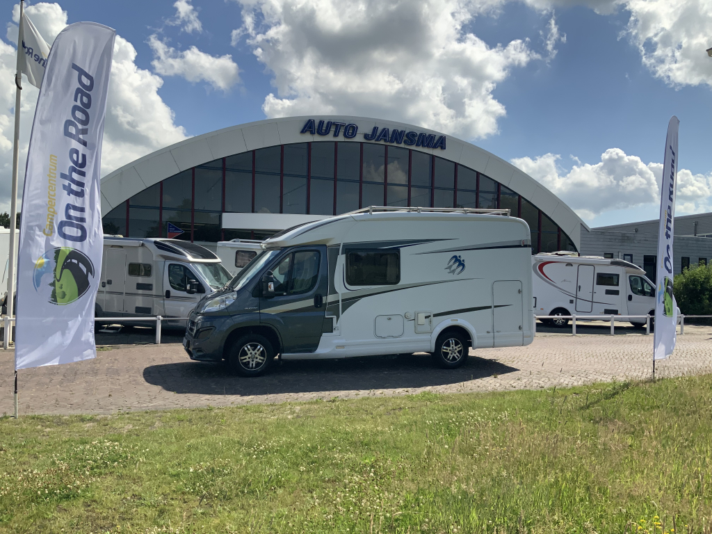 Knaus Van Ti 600 2.3 130 PK Half-integraal, Dwars-bed, Halve- treinzit, Draaistoelen, etc. Bj 2013 Camper centrum on the road Marum foto: 35