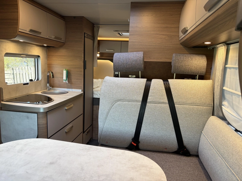Knaus L!ve Ti 650 MEG Camas individuales bajas 180cv foto: 12