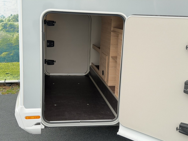 Knaus Live Wave 650 MEG Black Select foto: 6