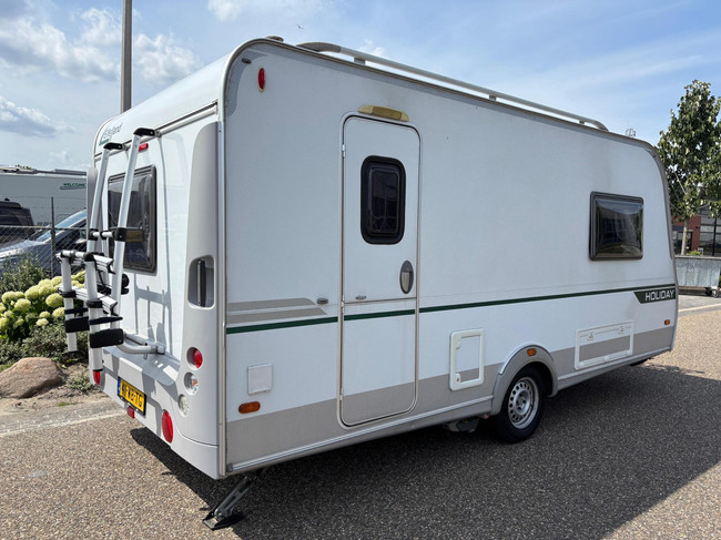 Eifelland Holiday 460 W614700 | 2 Enkele bedden | Mover volautomaat | Voortent met Luifel | Fietsendragers | 3-Pits gasfornuis foto: 4