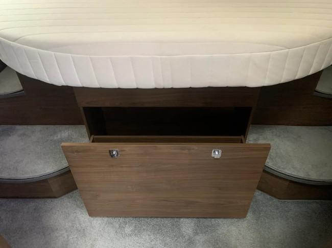 Frankia F-Line Titan 840 QD Fiat 160 PK automaat foto: 10