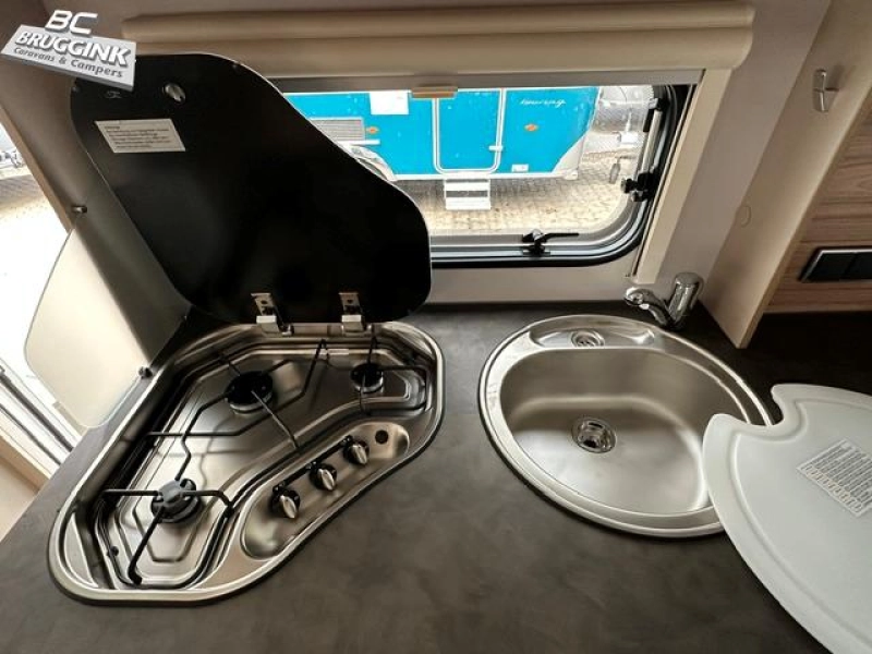 Eriba Feeling 442 CAMAS INDIVIDUALES TECHO ELEVABLE foto: 4