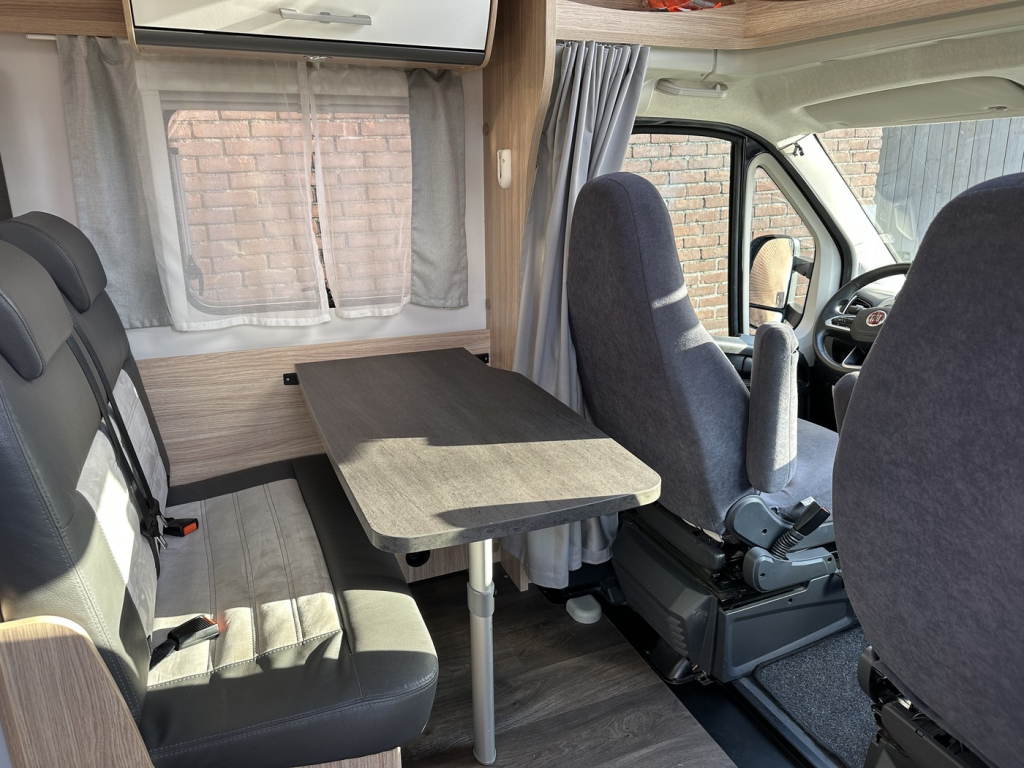 Sunlight T67S Autom&aacute;tico Adventure Camas Individuales foto: 9