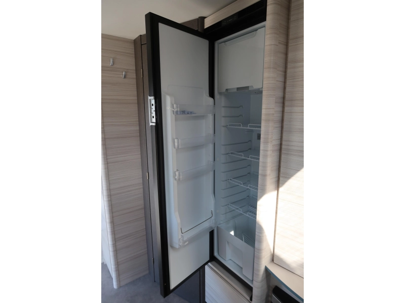 Dethleffs C'Joy 480 QLK ZGAN EN MET VOORTENT  foto: 10