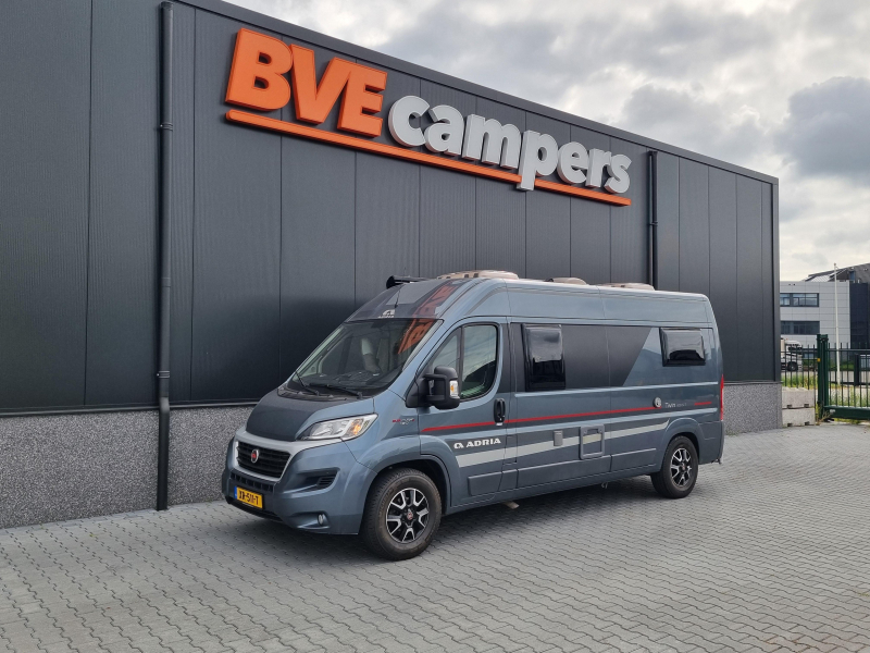 Adria Twin SLT Lengtebedden Euro 6