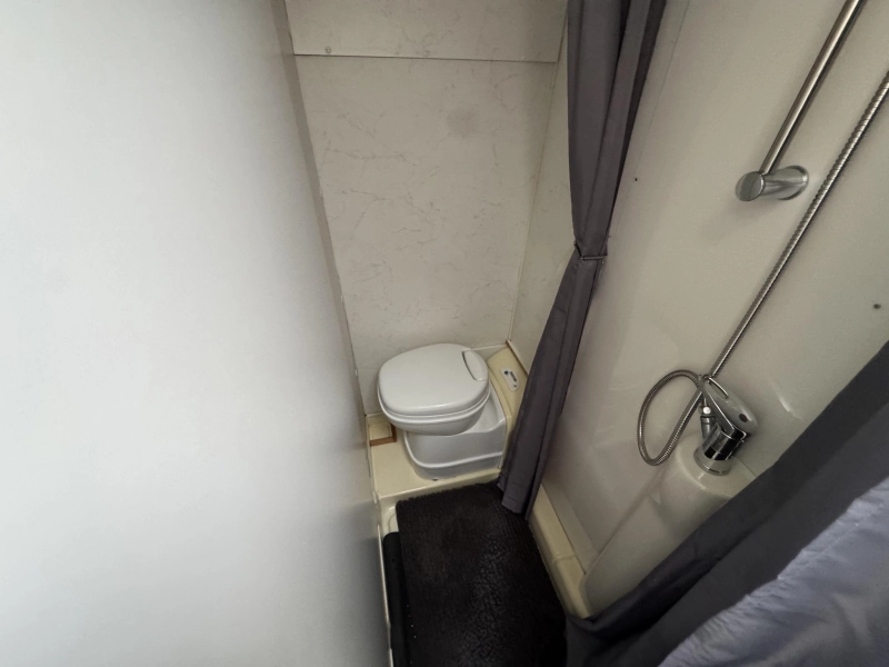 Dethleffs Globetrotter Cama francesa Aire acondicionado dinette foto: 12