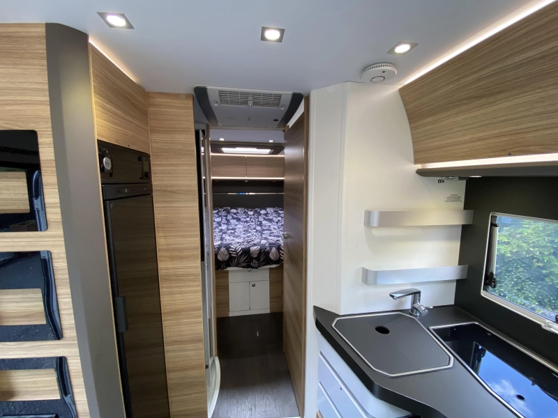 Adria Sonic Plus 700 DC Automaat | Dakairco Level  foto: 14