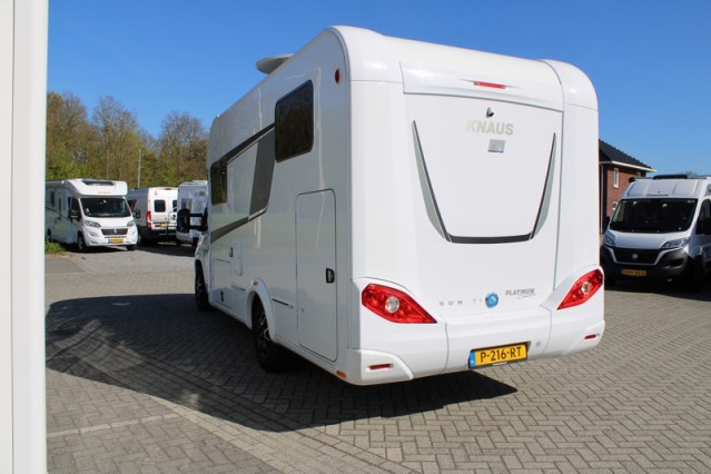 9 traps AUTOMAAT Knaus Platinum Edition Sun TI 650 vlakke vloer enkele bedden (80  foto: 9