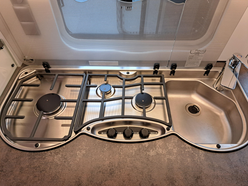 Eriba Nova Trend 480 incl. Luifel en Mover  foto: 11