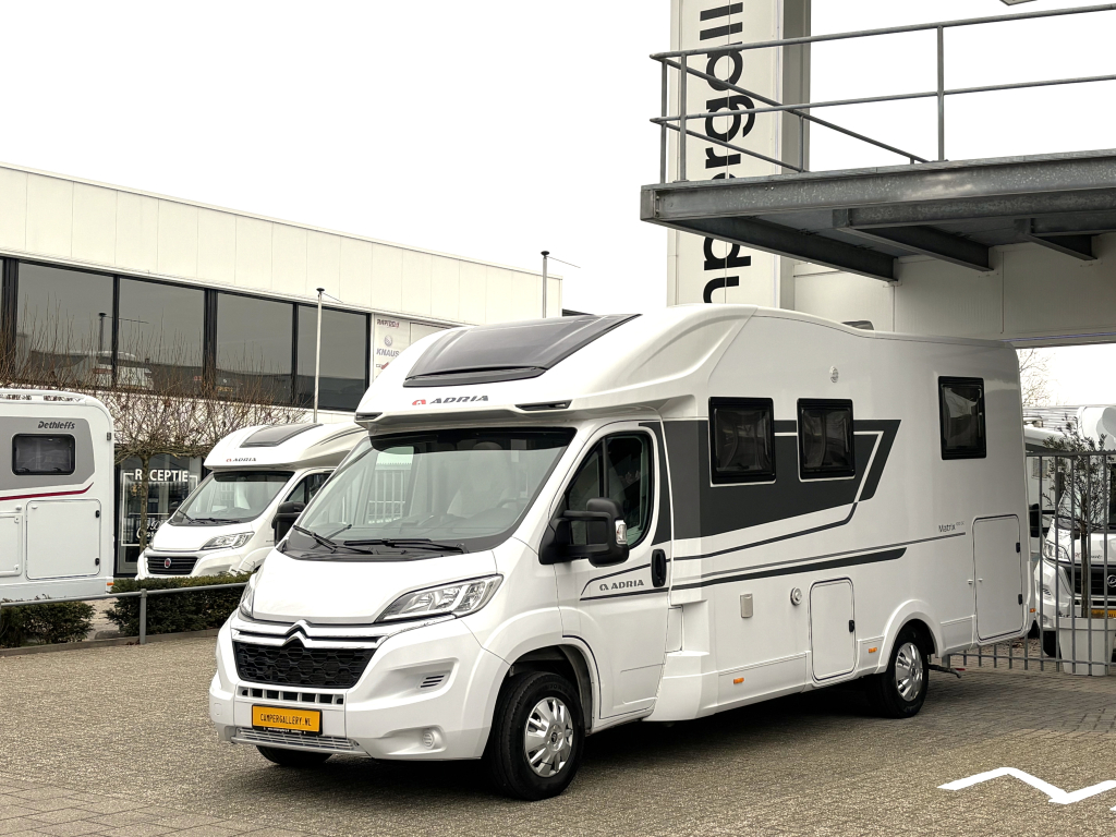 Adria Matrix 650 DC QUEENSBED + HEFBED + FACE TO FACE 2023 foto: 5