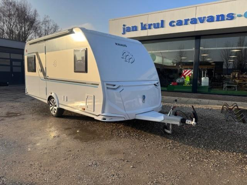 Knaus Sport 450 FU franz&ouml;sisches Bett Sackmarkise Foto: 2