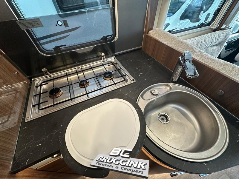 Hymer B-MC I 680 EINZELBETTEN + HUBBETT Foto: 7