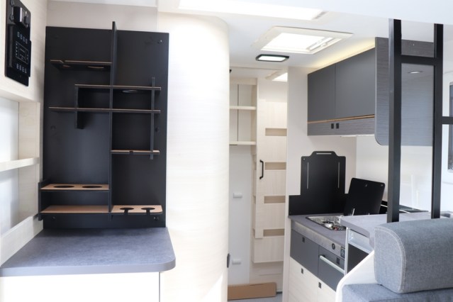 Virtually new Exclusive Line 660 Chausson AUTOMATIC double entrance door Artic pack (70 photo: 46