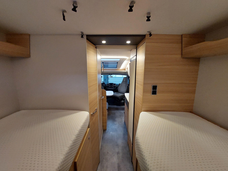 Dethleffs Globebus T 6 GT Automatik/L&auml;ngsbetten/TV Foto: 20