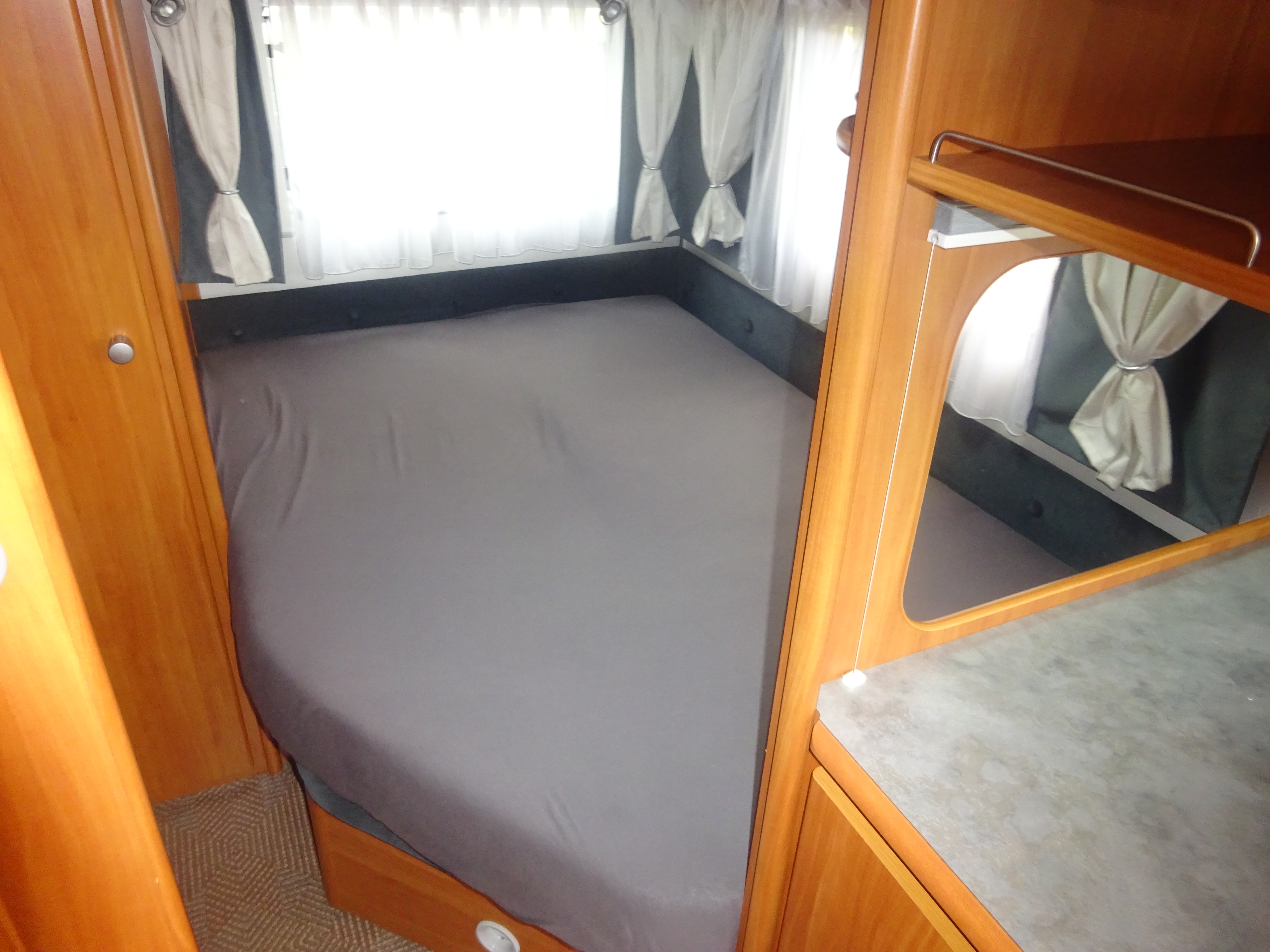 Dethleffs Beduin 510 DB Frans Bed en Rondzit  Zeer Mooie Caravan foto: 8