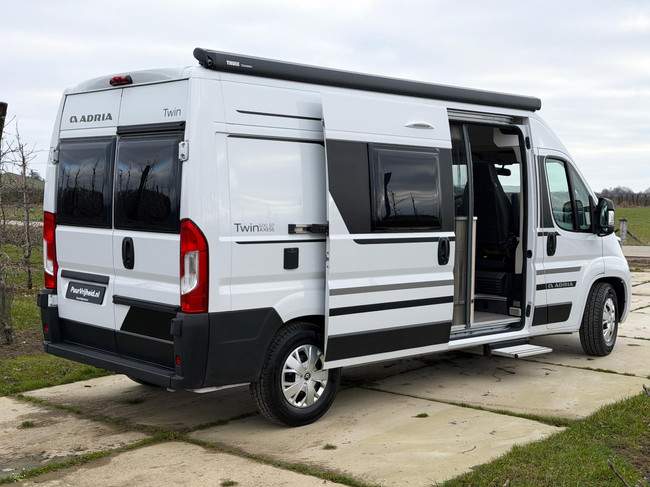 Adria Twin Plus 600 Solar / 2 a&ntilde;os de garant&iacute;a / &iexcl;PRECIO DE OFERTA! foto: 2
