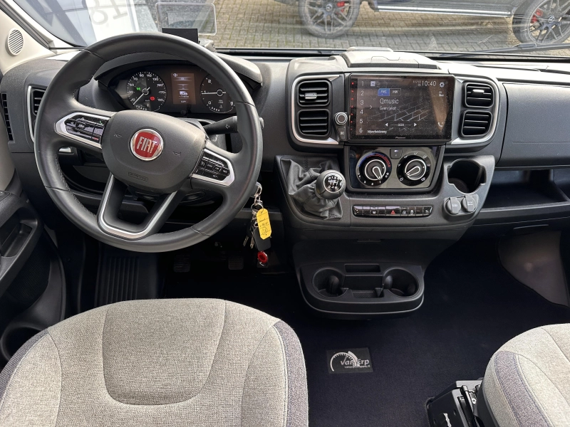 Knaus Sky Wave 60 Years 650 MEG Fiat 140PK Lengtebedden  foto: 18
