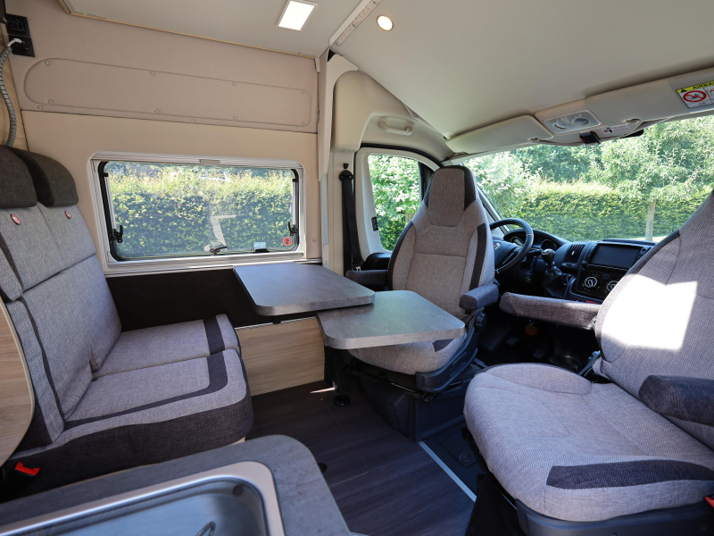 Knaus Boxstar Solution 4 4 persoons met dakairco  foto: 4