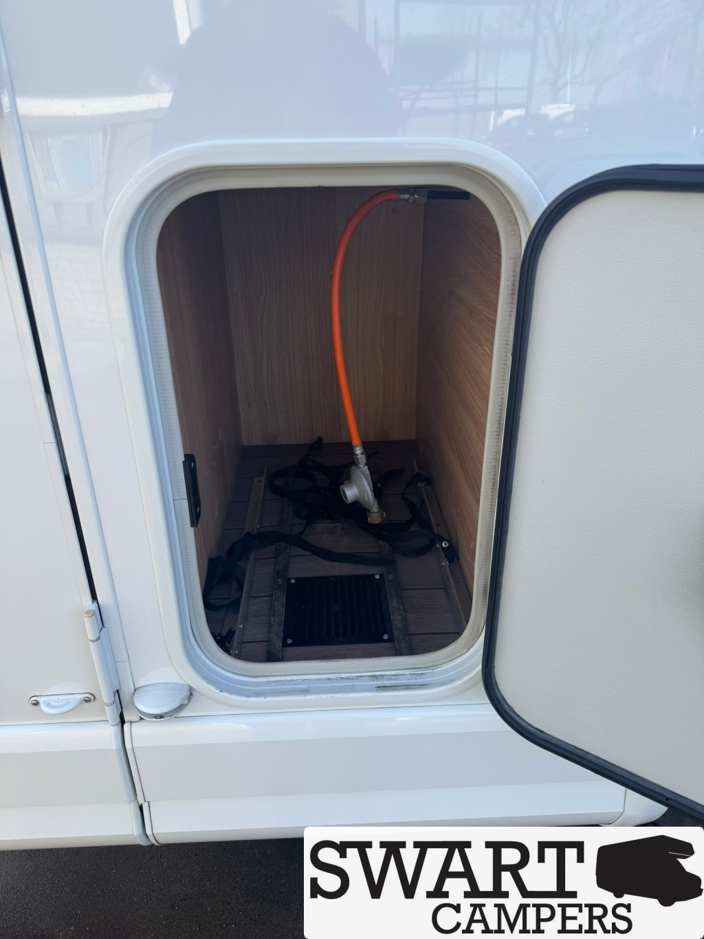 Knaus Skywave 650 MEG, Enkele bedden Hefbed foto: 22