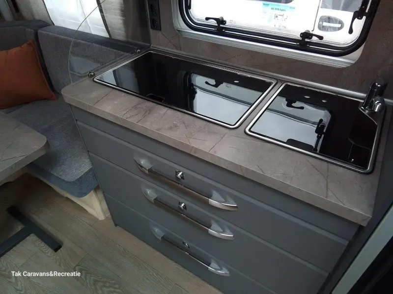 Hobby De Luxe 460 UFE net binnen  foto: 3