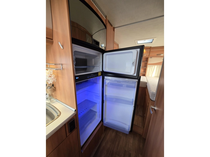 Hymer Exsis-T 588 Autom&aacute;tico 150CV 2017 foto: 8