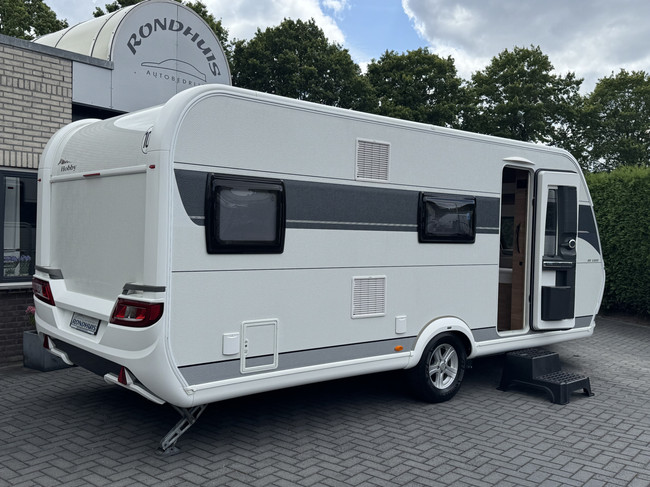 Hobby De Luxe 545 KMF mit ETAGENBETT UND GARAGE **6 Schlafpl&auml;tze/Truma Mover/1. Besitzer/Truma/Leichtmetallfelgen/Sehr gepflegter Wohnwagen** Foto: 6