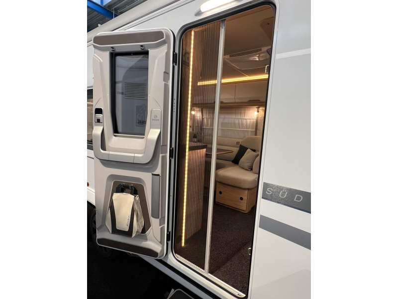 Knaus Sudwind 650 PXB queensbed, bomvol opties  foto: 9