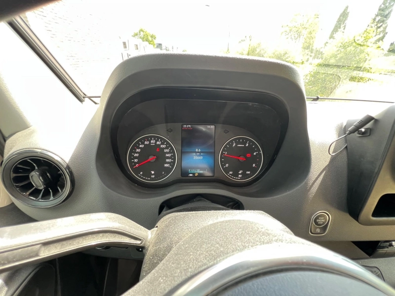 Carthago C-Tourer T 143 LE MERDCEDES/2 ZONNEPAN.  foto: 12
