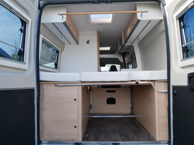 Sunlight Cliff 600 XV, Autom&aacute;tico de 9 velocidades, Camper de 6 metros, Cama transversal foto: 20