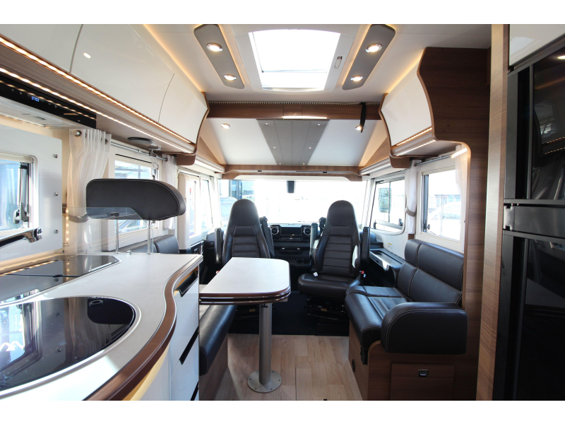 Rapido M96 Queensbed + Hefbed  foto: 28