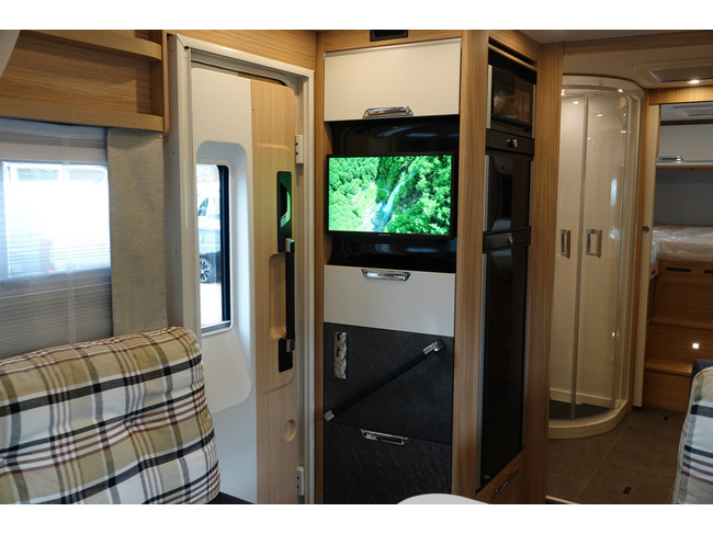 NIESMANN BISCHOFF Arto 85 E 180Pk Automatic | Eifel grey | New | 4-seater | Roof air conditioning photo: 7