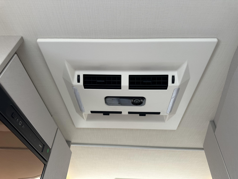 Hymer Exsis 580 PURE E&P sistema de nivelaci&oacute;n foto: 21