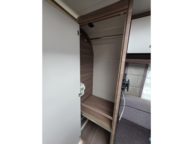 Knaus Sport 420 QD luifel fietsdrager Oven .  foto: 9