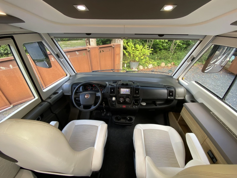 Adria Sonic Plus 700 DC Automaat | Dakairco Level  foto: 21